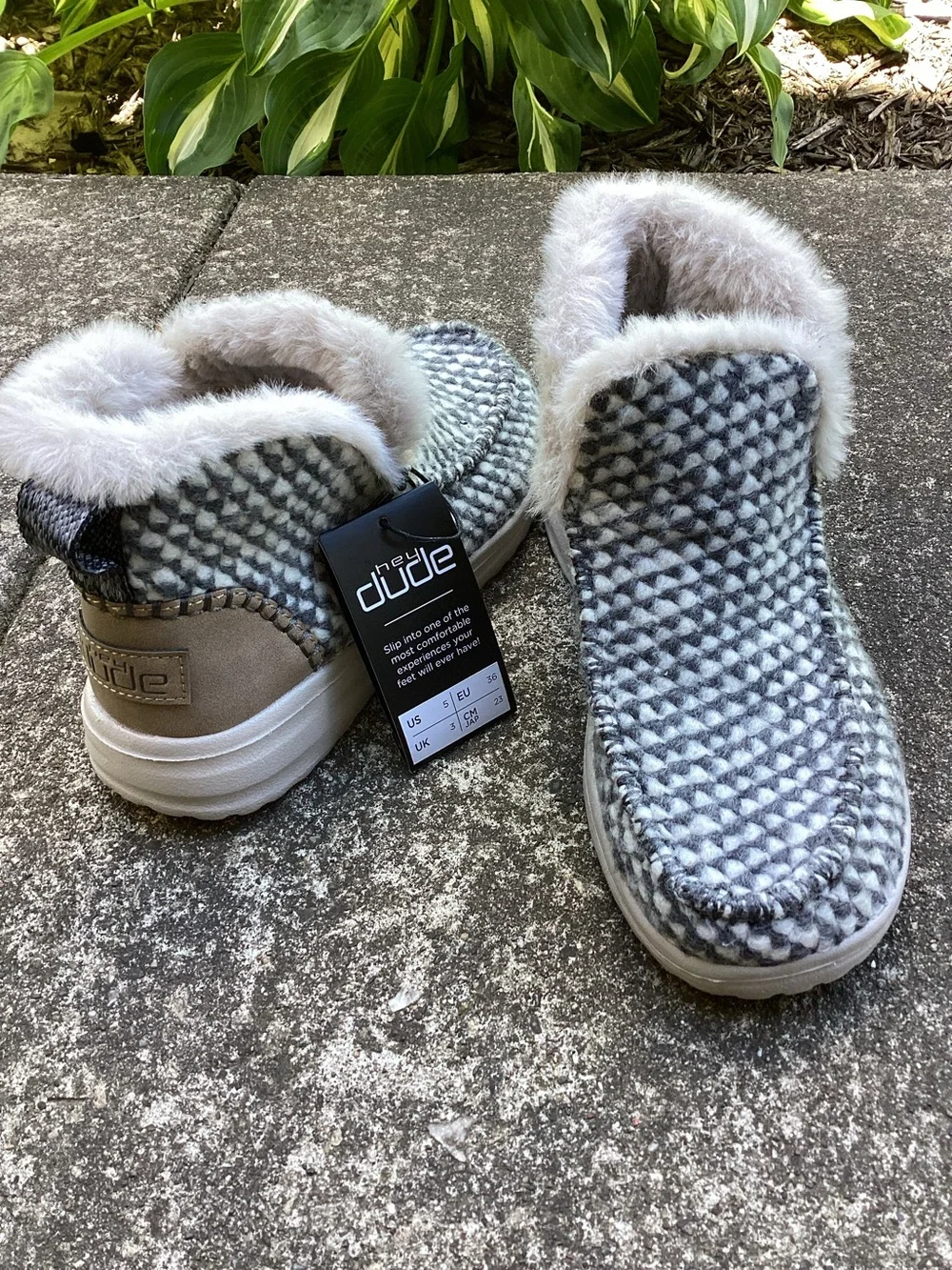 Hey Dude Denny Stone Grey Faux Fur Lined Slip-On Shoes Women’s US 5 NWT Cozy - Picture 1 of 11